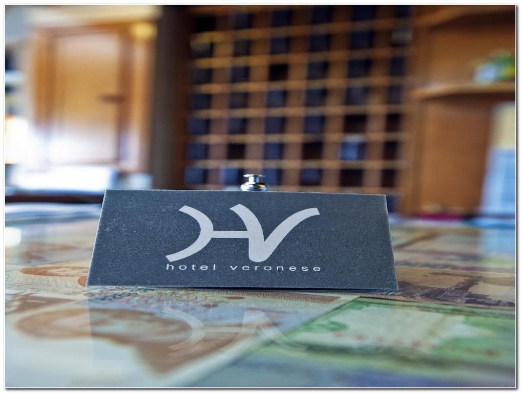 Hotel Veronese เชรินโญลา ภายนอก รูปภาพ